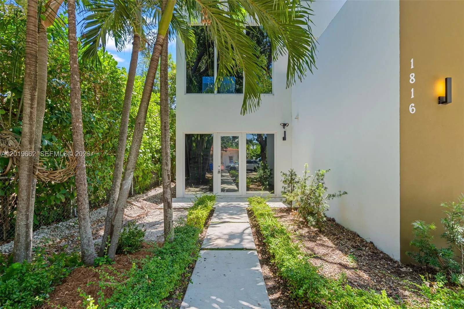 1816 SW 23rd St, Miami FL 33145