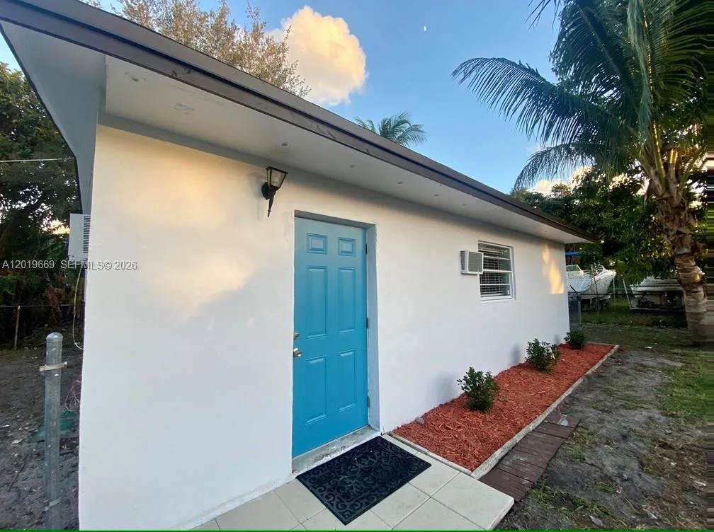 2512 Grant St, Hollywood FL 33020