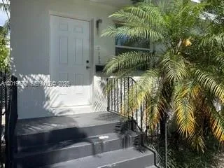 3132 Elizabeth St # B, Miami FL 33133
