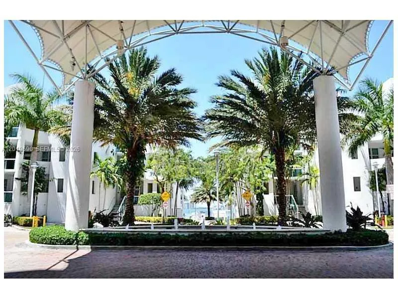 7900 Harbor Island Dr # 1010, North Bay Village FL 33141