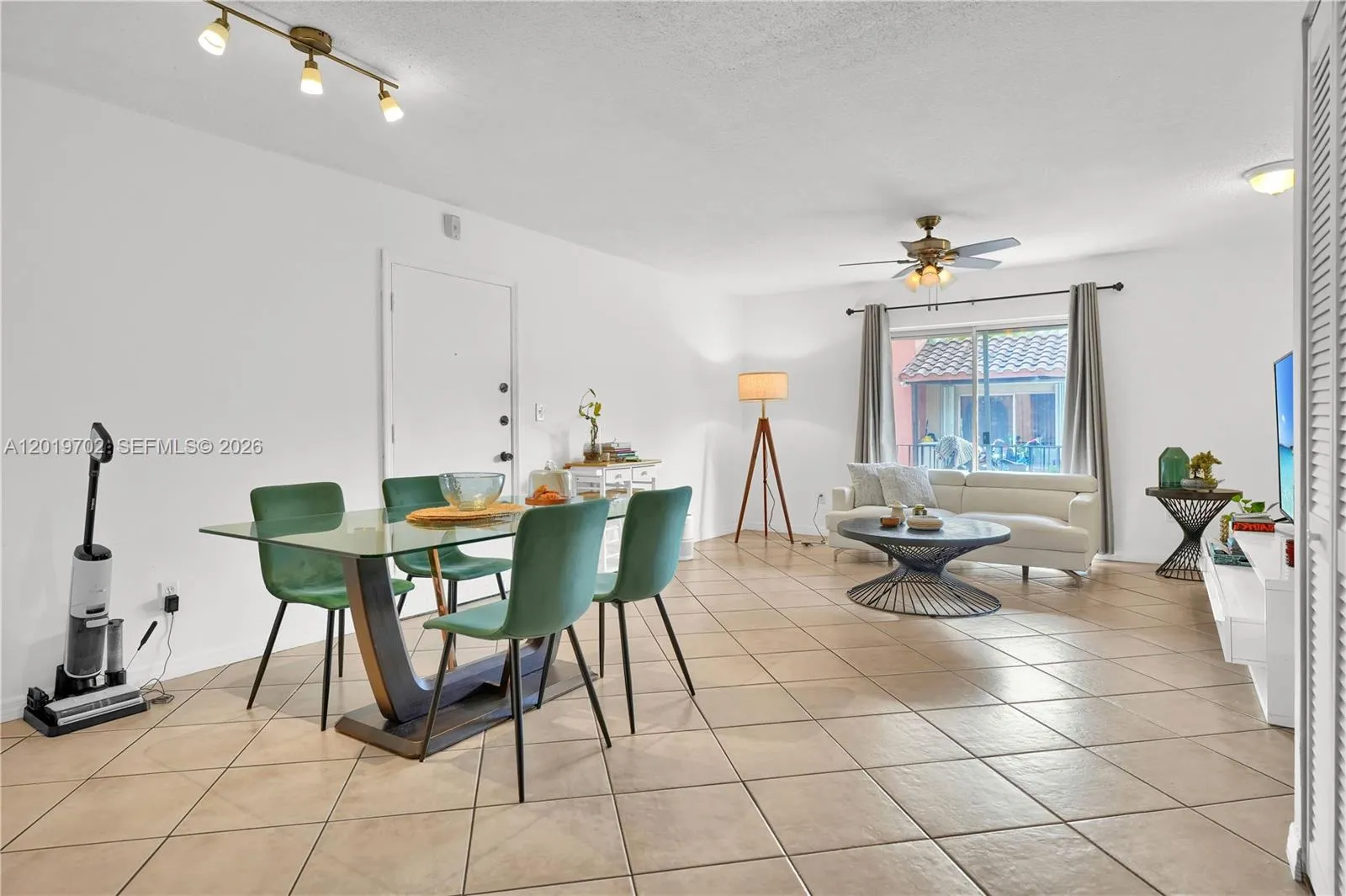 10786 N Kendall Dr # D18, Miami FL 33176