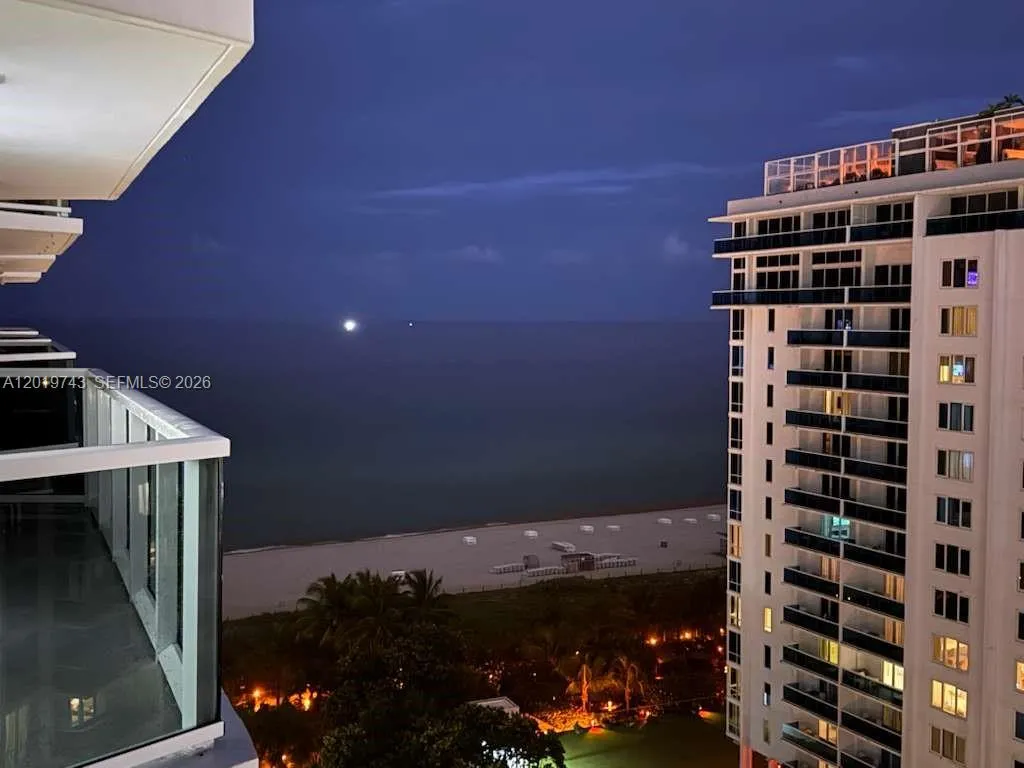2401 Collins Ave # 1807, Miami Beach FL 33140