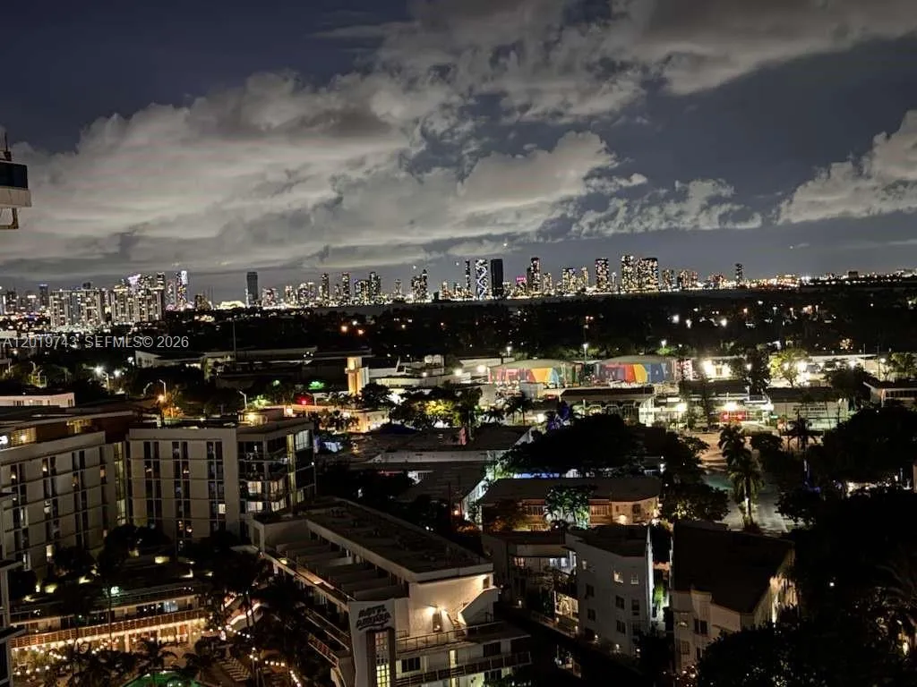 2401 Collins Ave # 1807, Miami Beach FL 33140