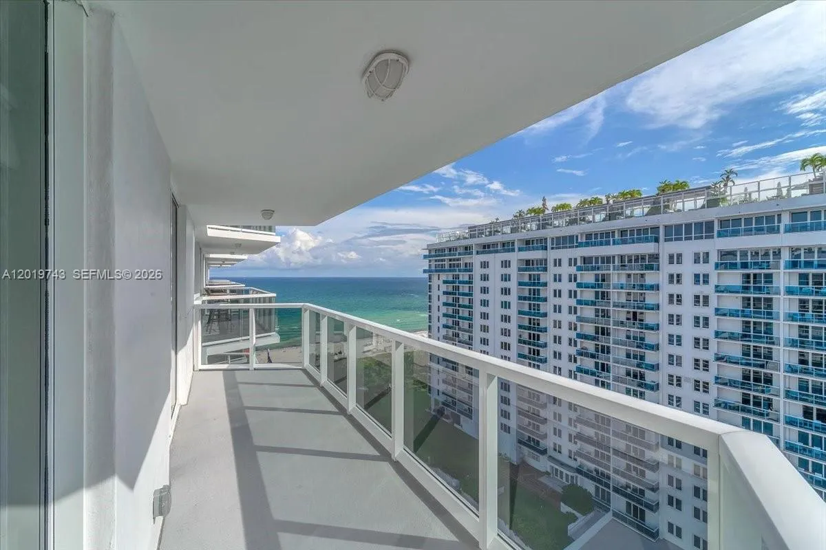 2401 Collins Ave # 1807, Miami Beach FL 33140