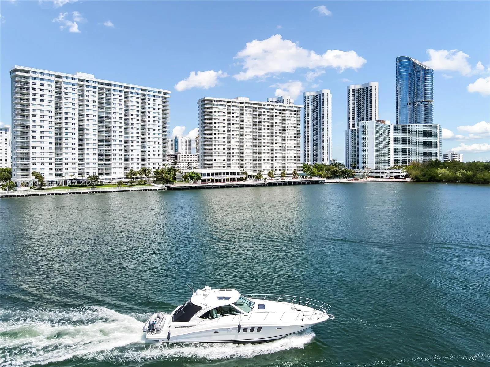 300 Bayview Dr # 307, Sunny Isles Beach FL 33160