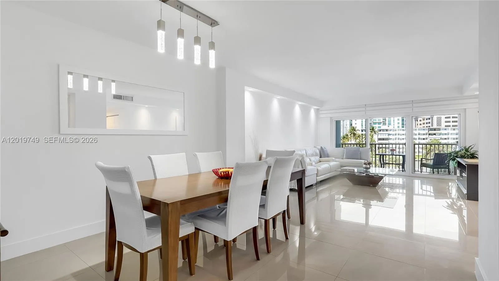 300 Bayview Dr # 307, Sunny Isles Beach FL 33160