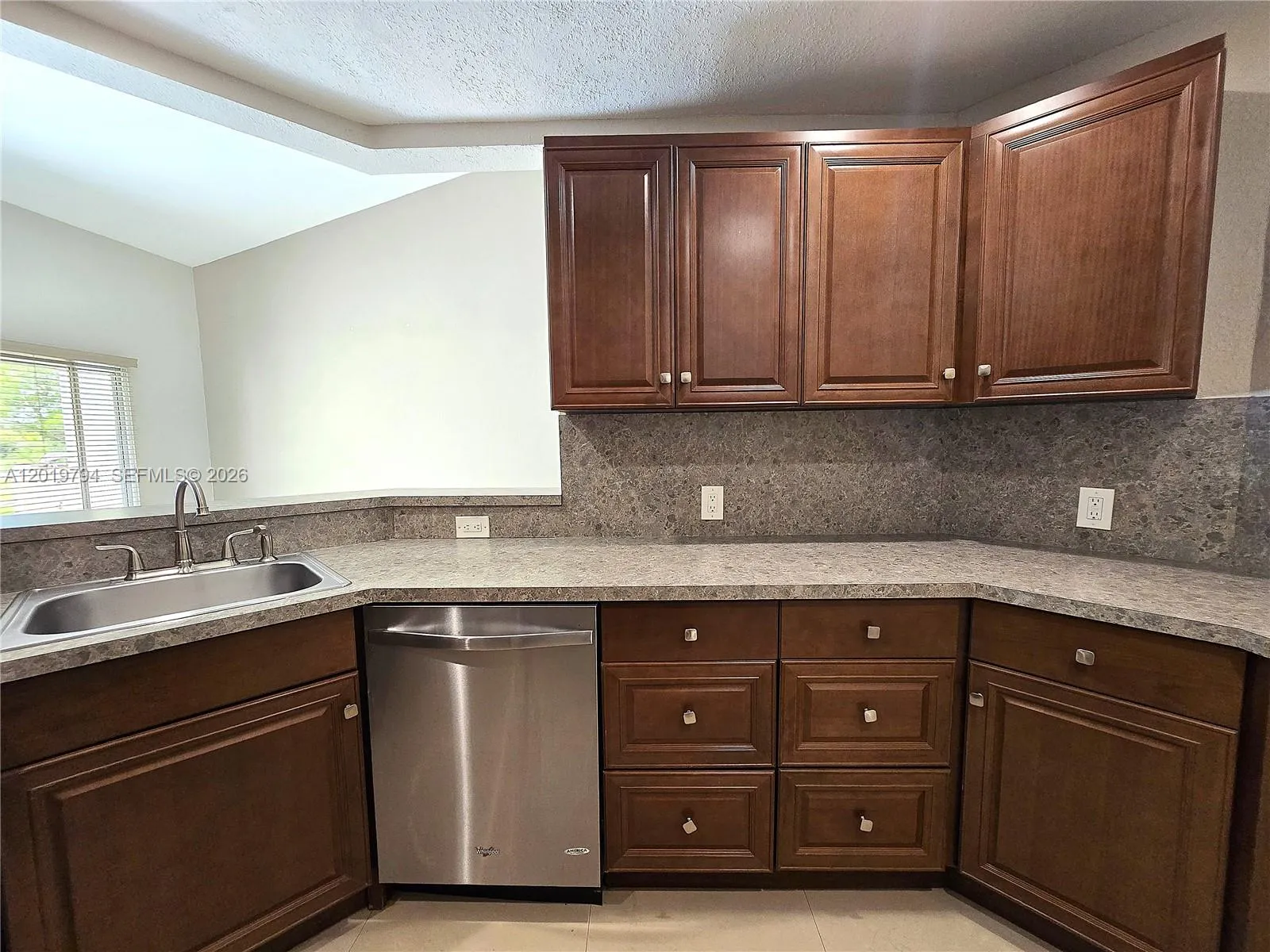 3457 NW 44th St # 205, Oakland Park FL 33309