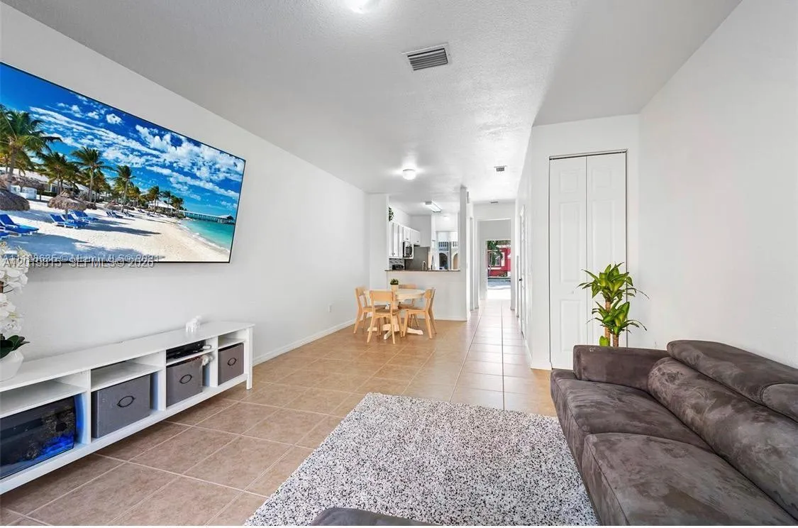 1820 SW 89th Ter, Miramar FL 33025