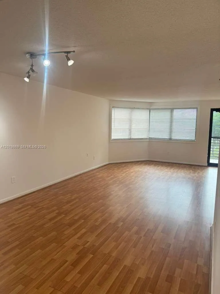 20840 SAN SIMEON WAY # 208, Miami FL 33179