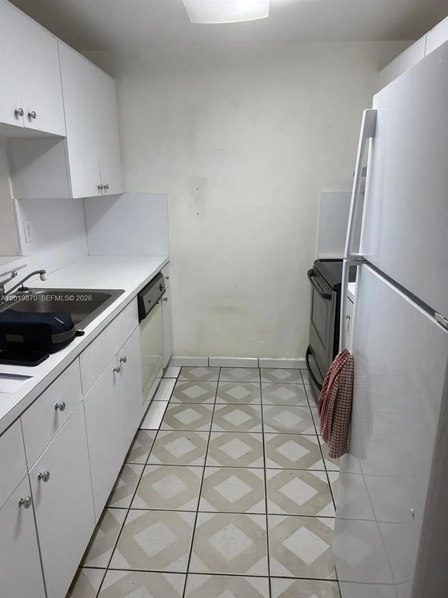 9455 W Flagler St # 705, Miami FL 33174