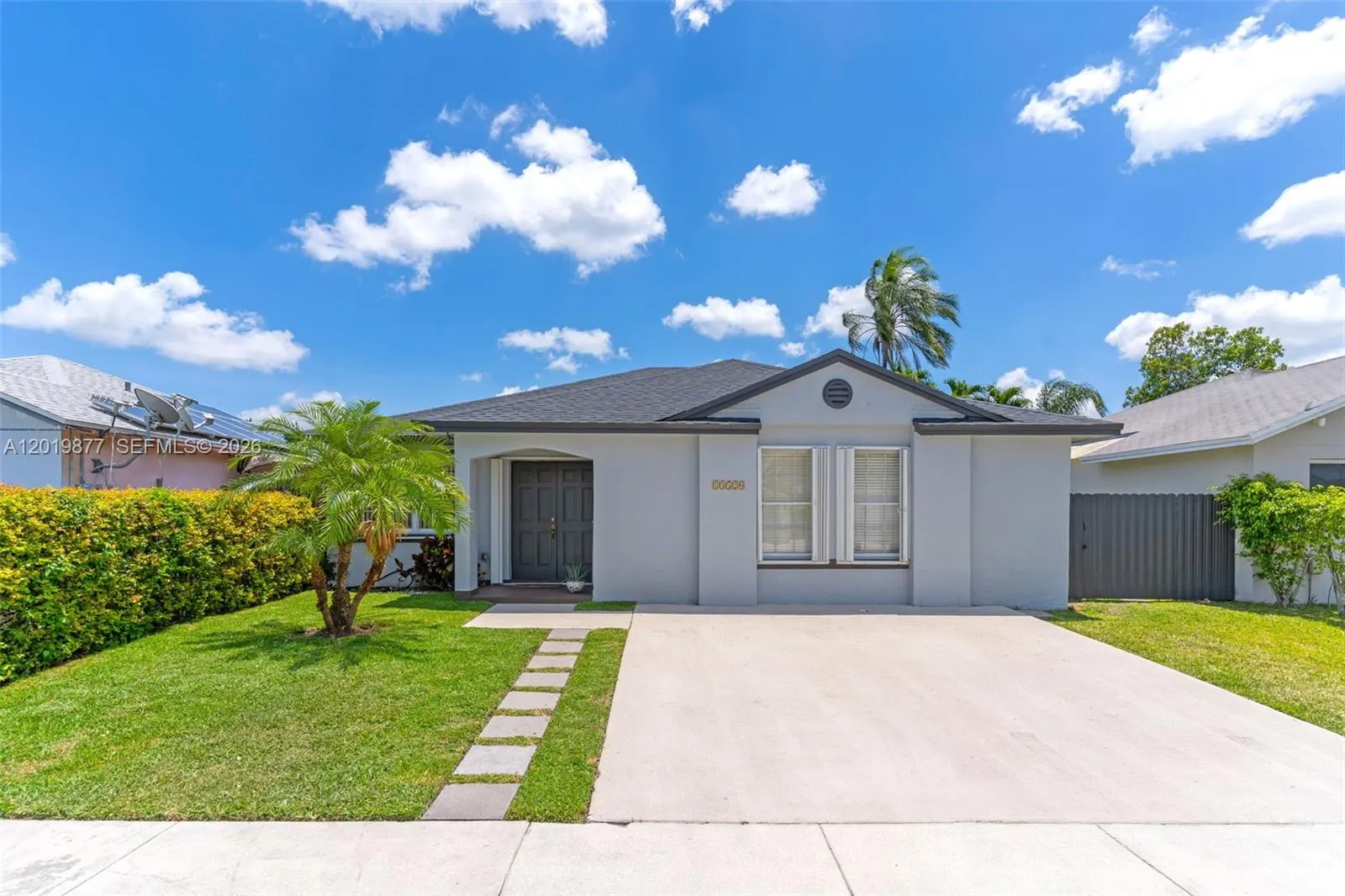3 bedroom 2 bath for sale at 13520 SW 180th Ter, Miami FL 33177