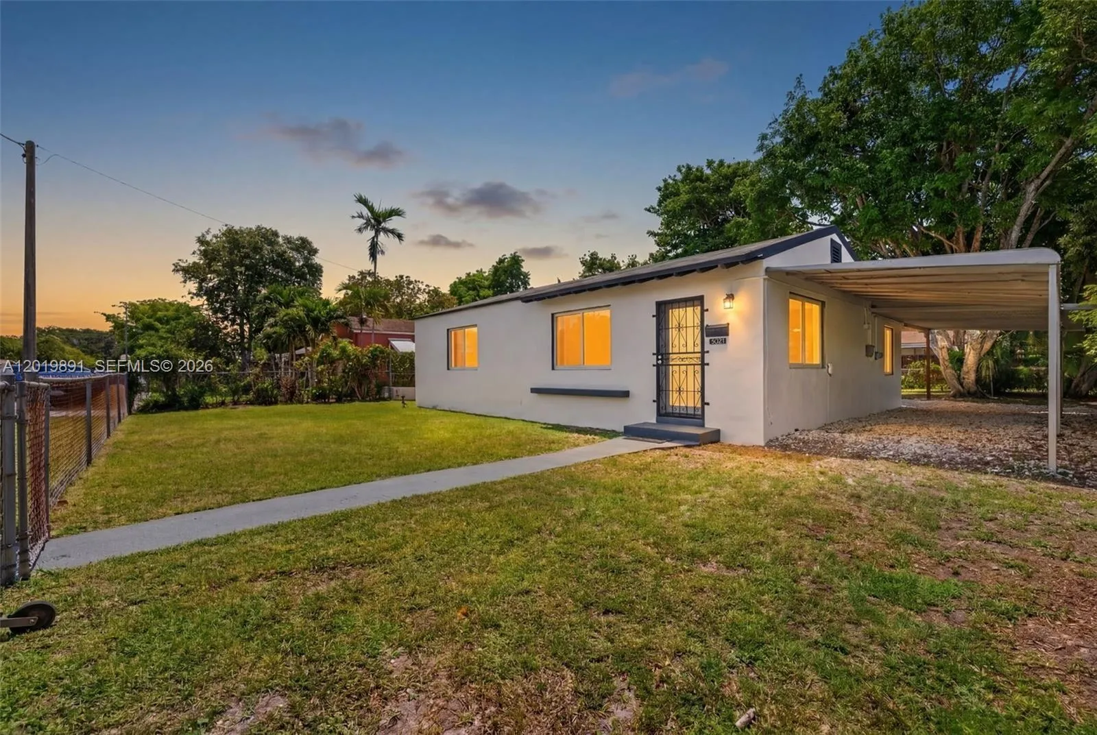 280 NW 101st St, Miami FL 33150