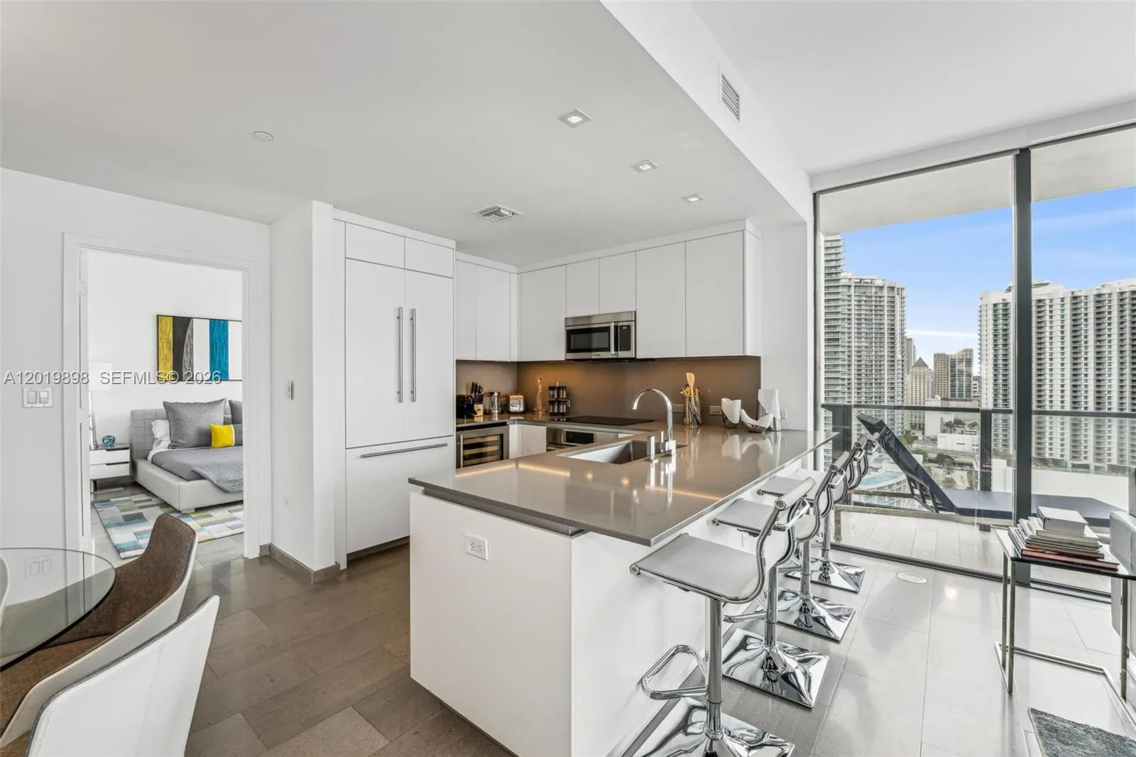 88 SW 7th St # 2111, Miami FL 33130