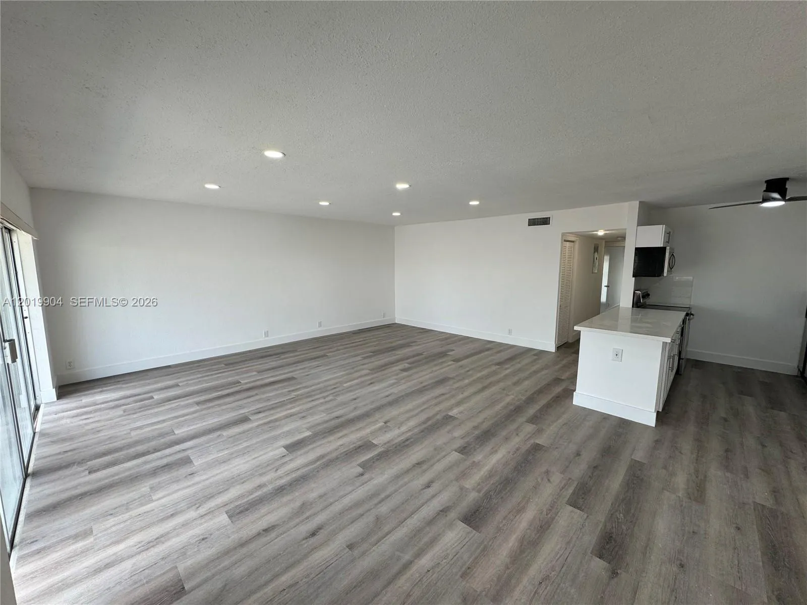 630 Layne Blvd # 211, Hallandale Beach FL 33009