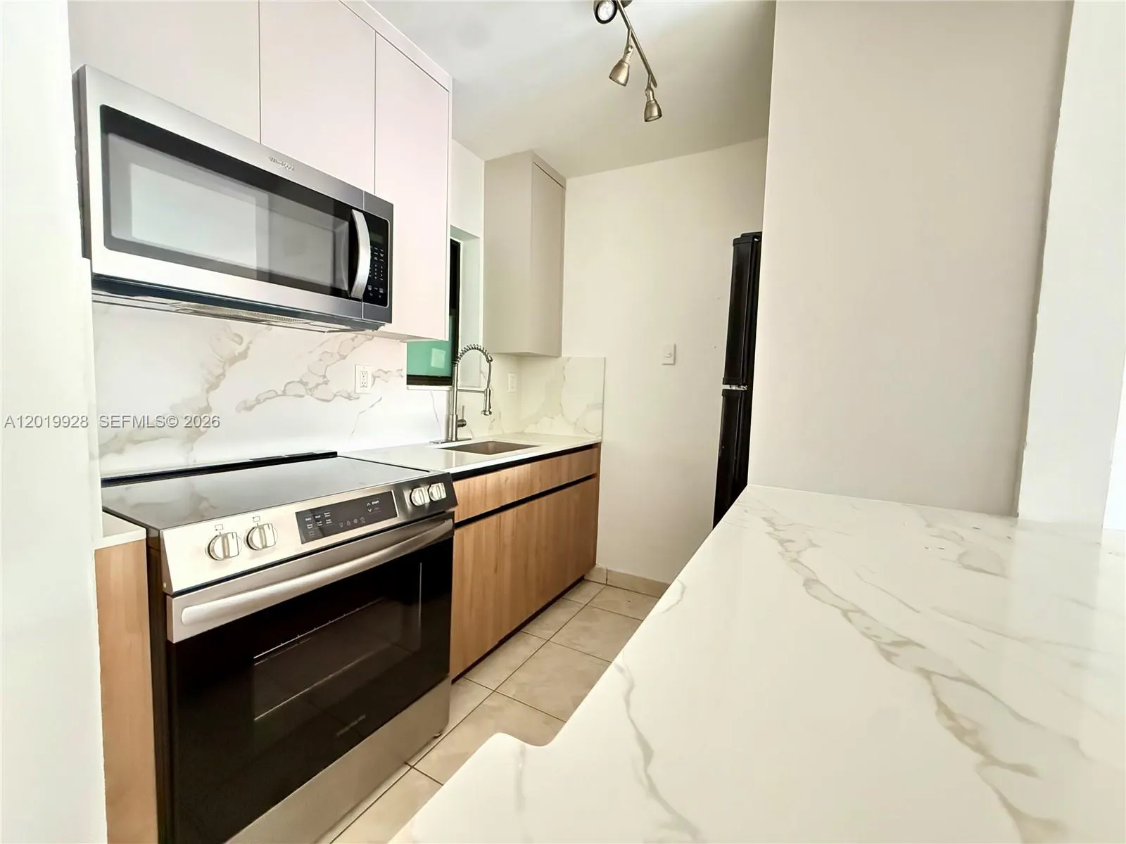 1530 SW 2nd St # 304, Miami FL 33135