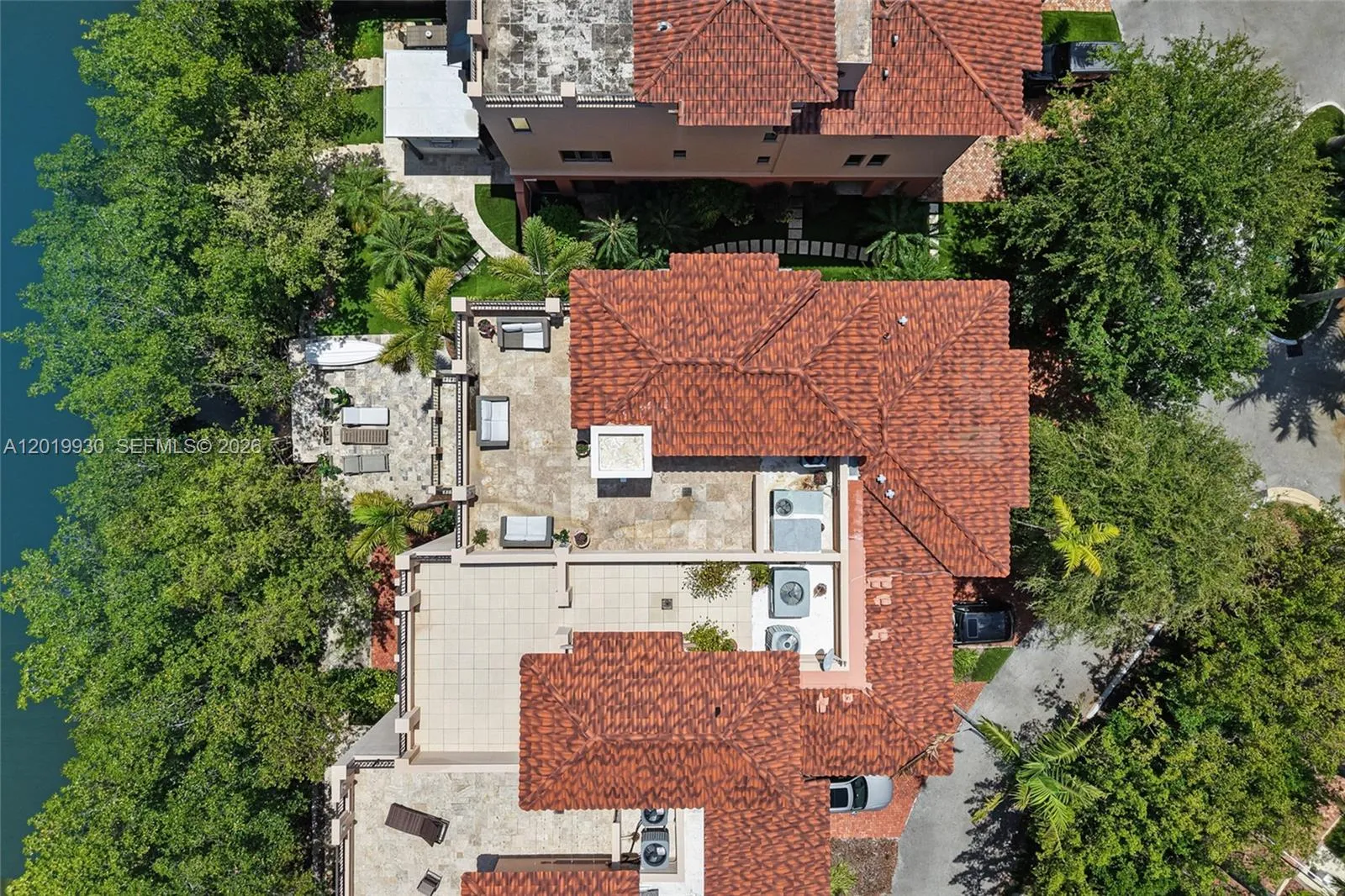 6226 Paradise Point Dr, Palmetto Bay FL 33157