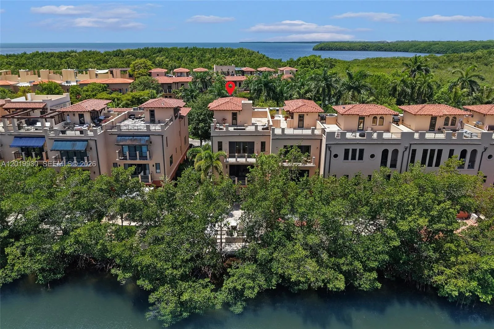 6226 Paradise Point Dr, Palmetto Bay FL 33157