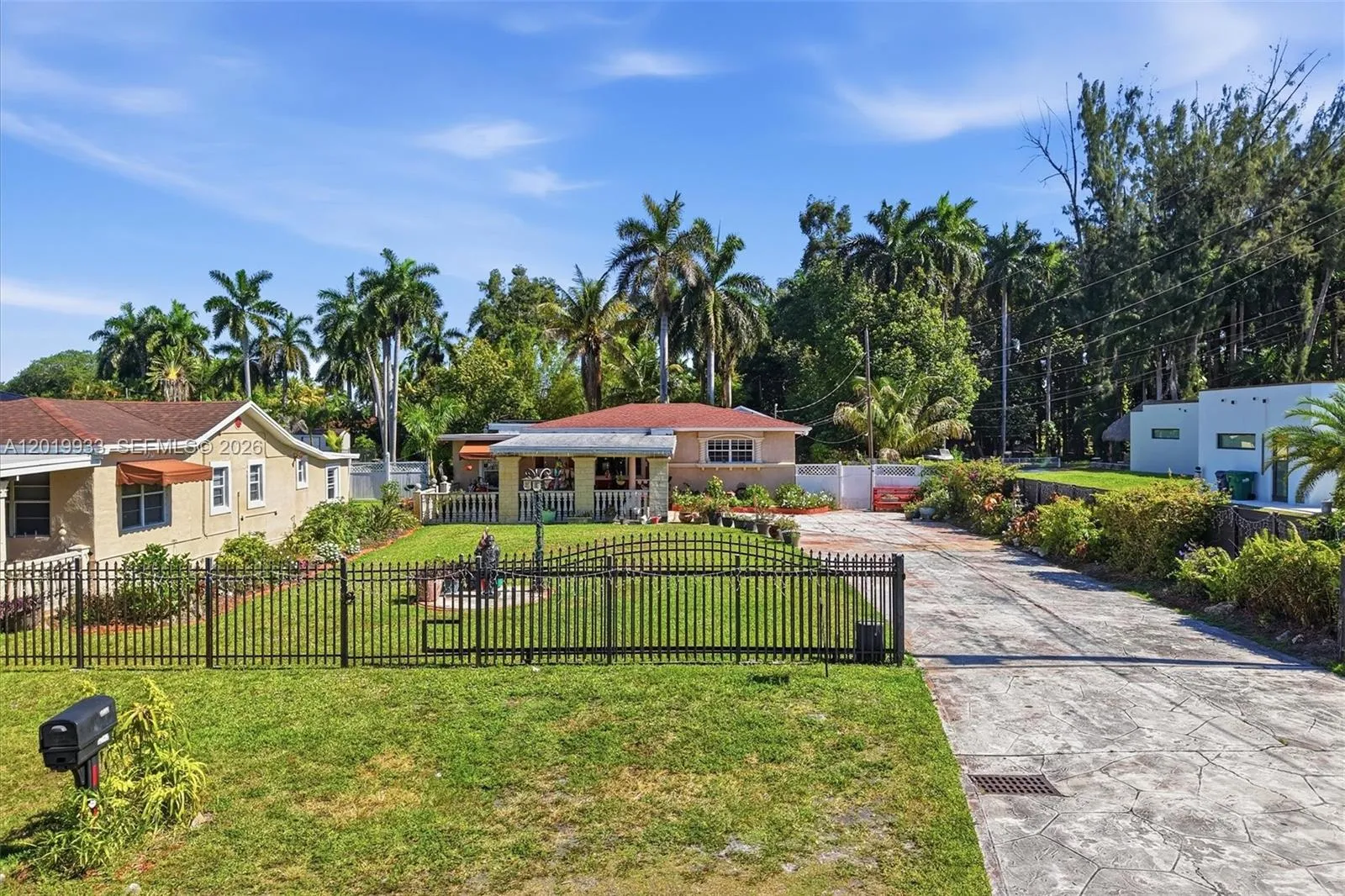 55-57 NE 156th St, Miami FL 33162