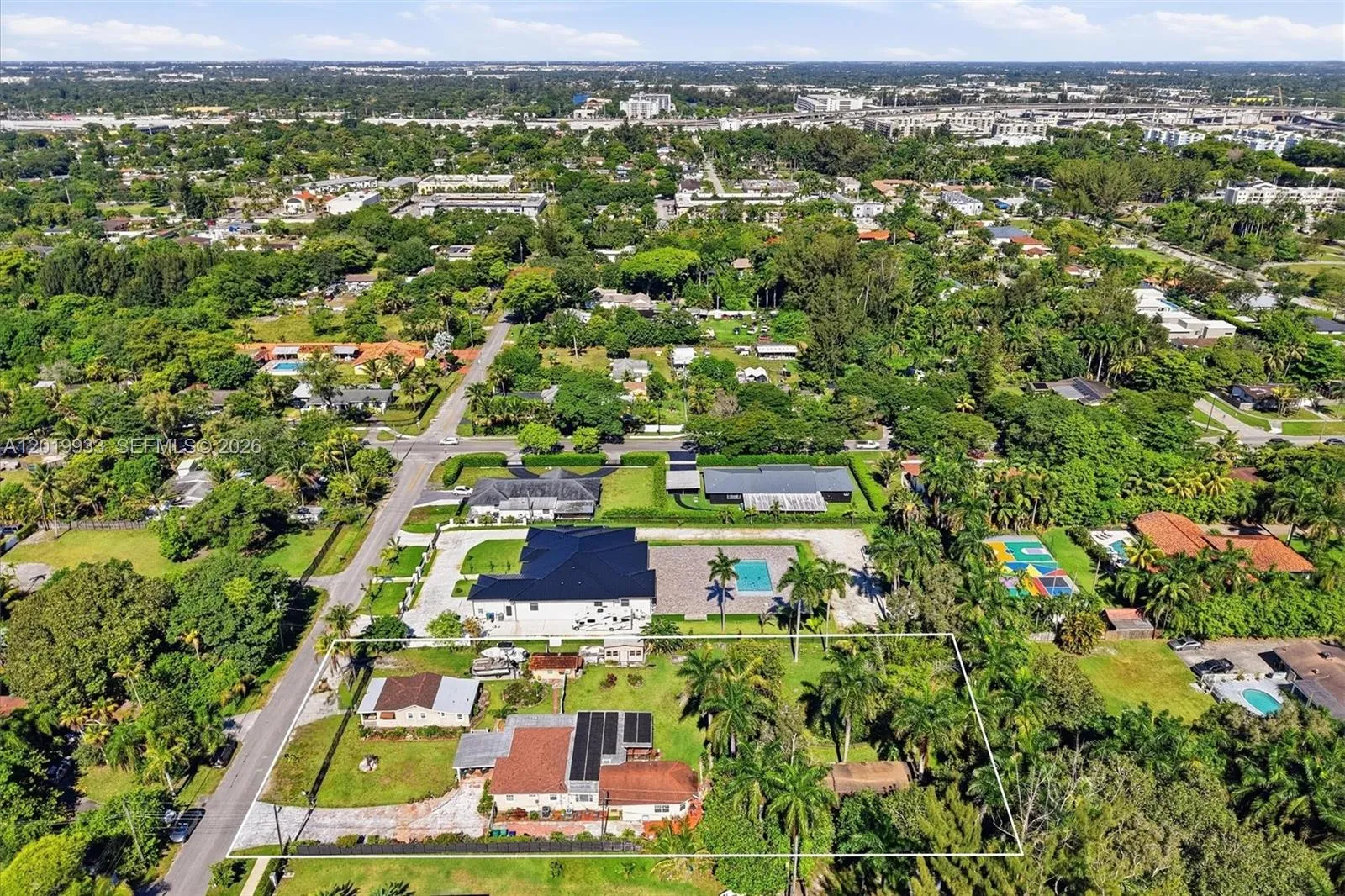 55-57 NE 156th St, Miami FL 33162
