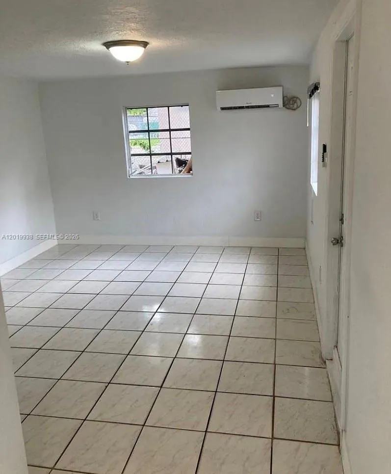 141 W 26th St, Hialeah FL 33010