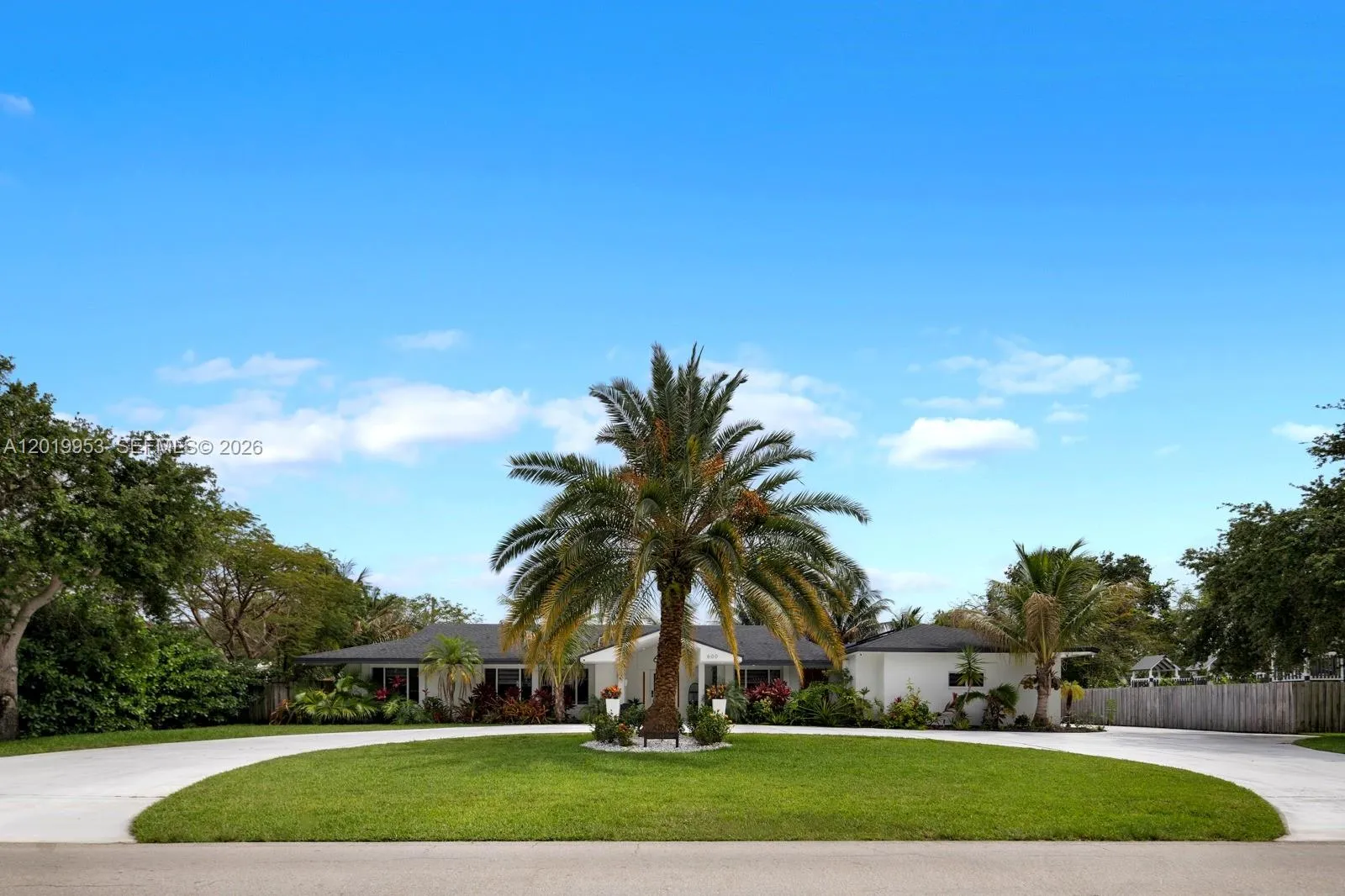 600 NE 4th St, Pompano Beach FL 33060