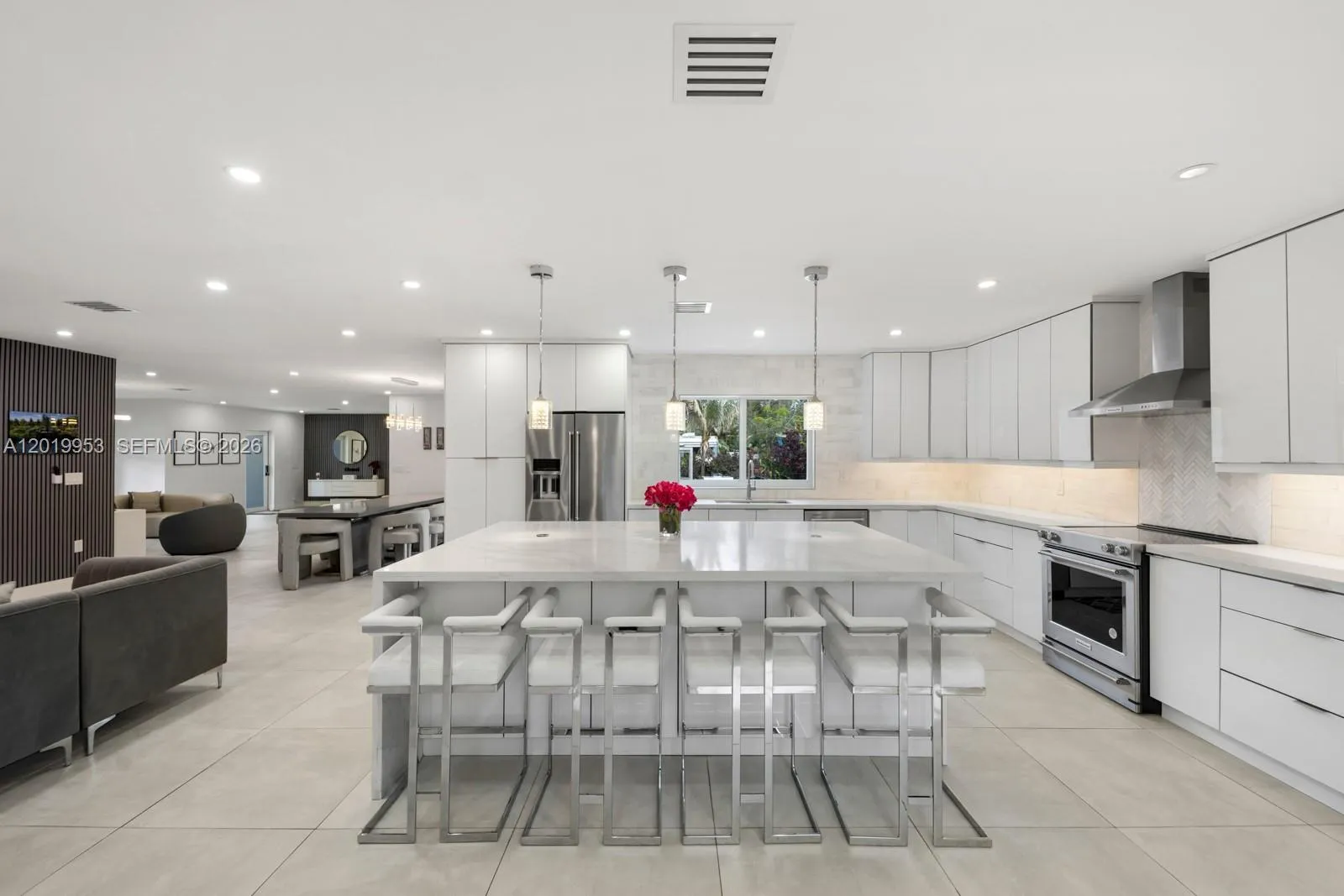 600 NE 4th St, Pompano Beach FL 33060