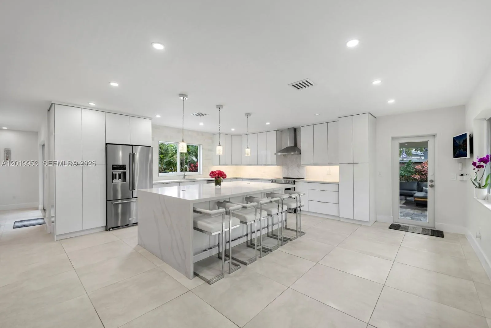 600 NE 4th St, Pompano Beach FL 33060