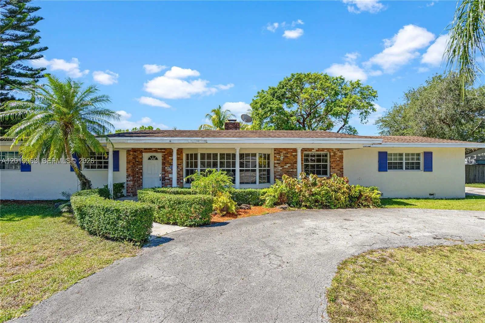 3 bedroom 2 bath for sale at 8200 SW 164th St, Palmetto Bay FL 33157