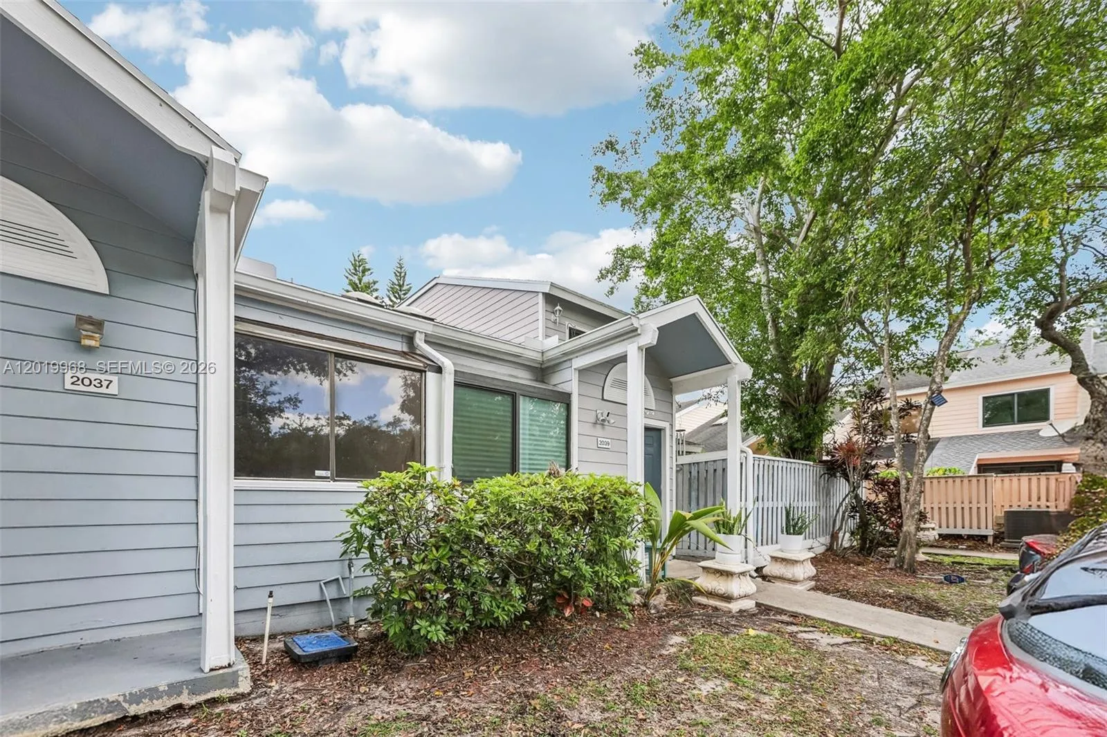 2039 Winners Cir, North Lauderdale FL 33068