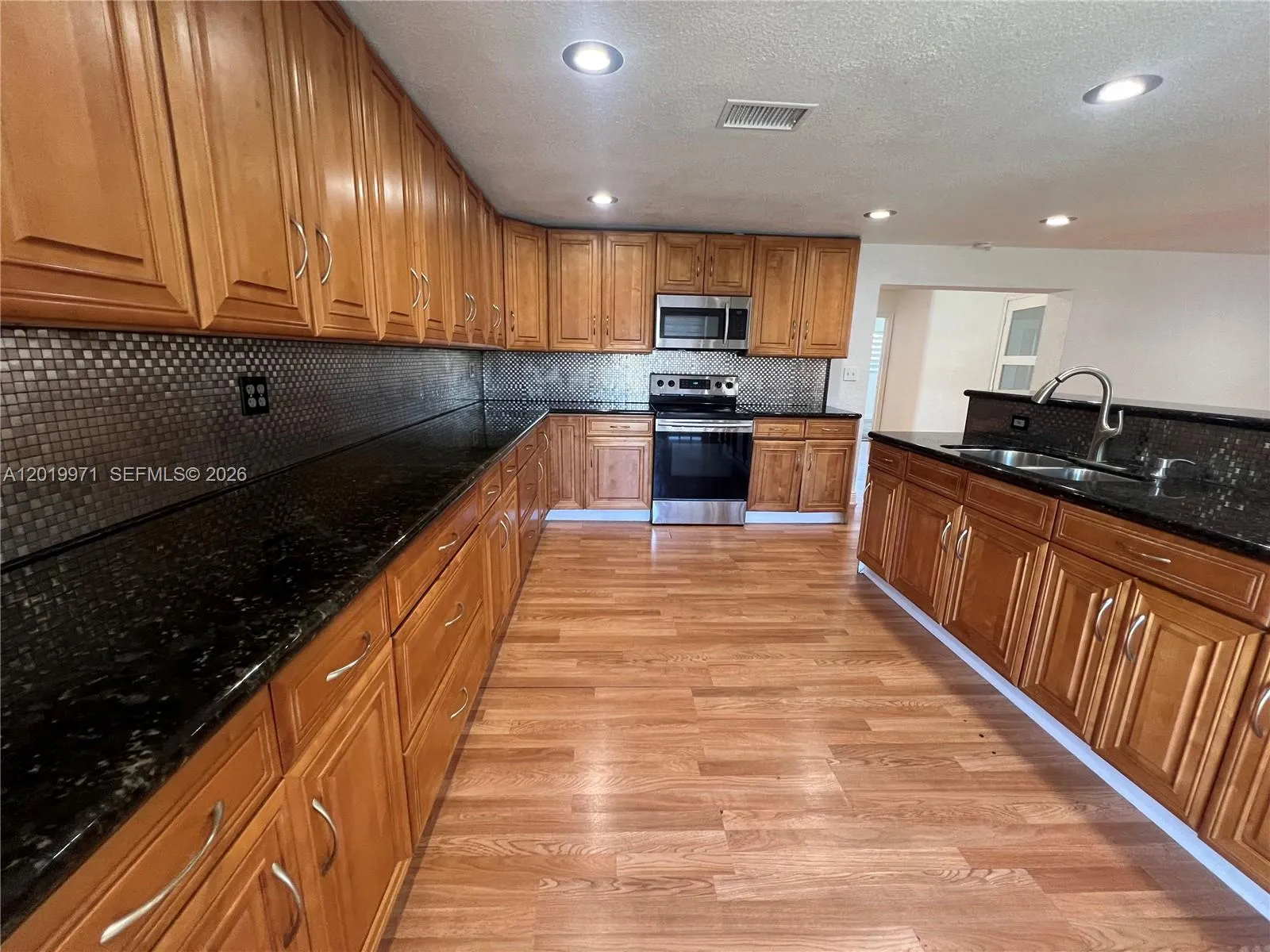 2860 NW 207th St, Miami Gardens FL 33056