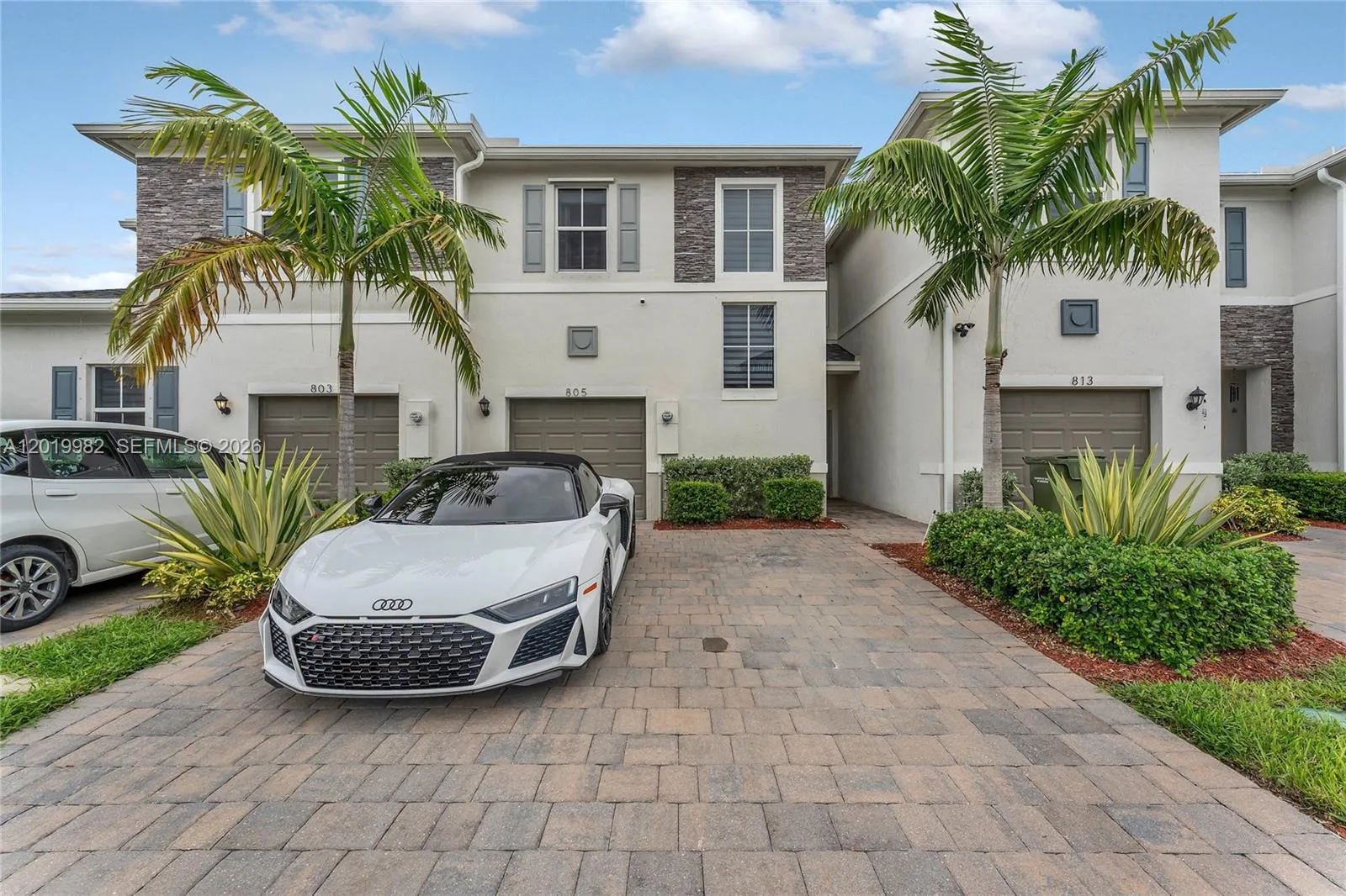 3 bedroom 2 bath for sale at 805 SE 18th St, Homestead FL 33034
