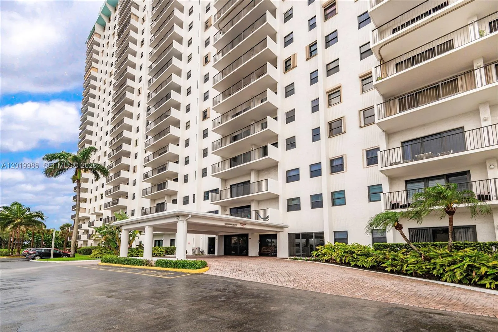 2 bedroom 2 bath for sale at 1201 S Ocean Dr # 610N, Hollywood FL 33019