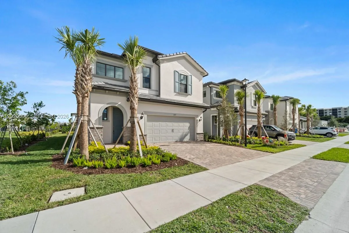 4492 Tacoma Park Dr, Oakland Park FL 33309