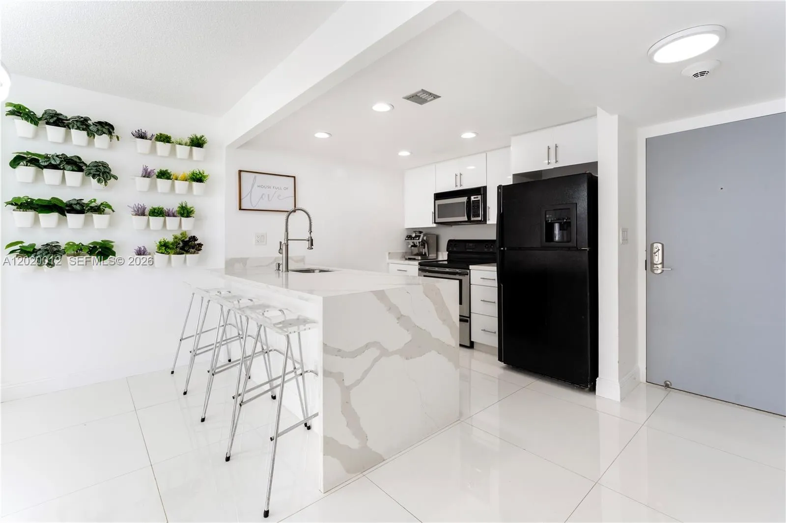 600 NE 36th St # 1111, Miami FL 33137