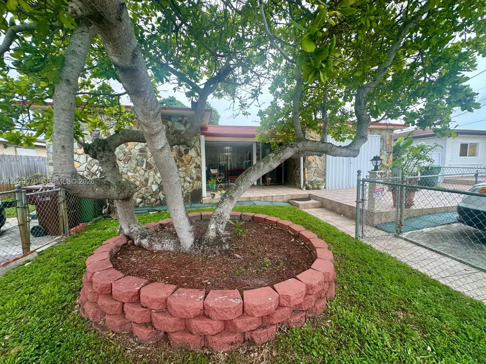 659 W 14th St, Hialeah FL 33010