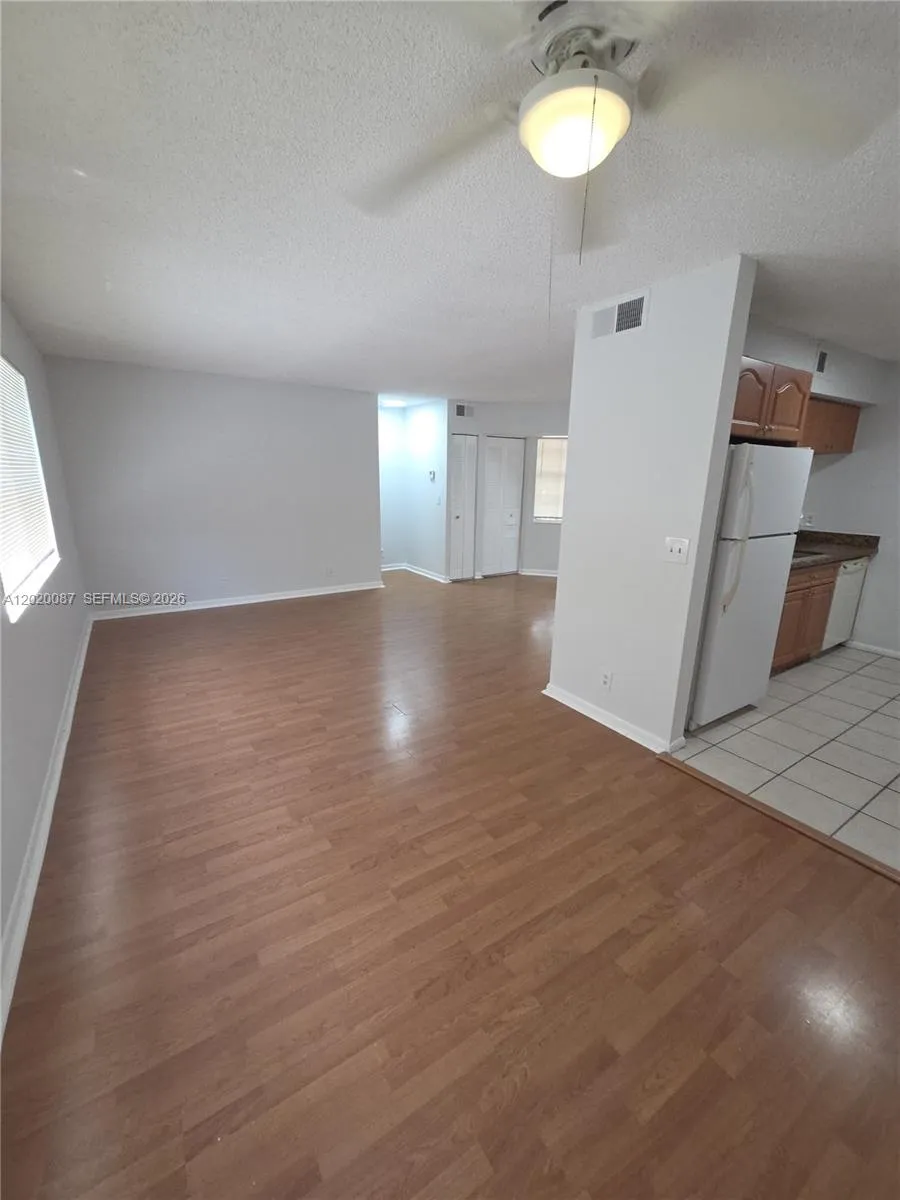 8886 SW 3rd St # 204, Pembroke Pines FL 33025