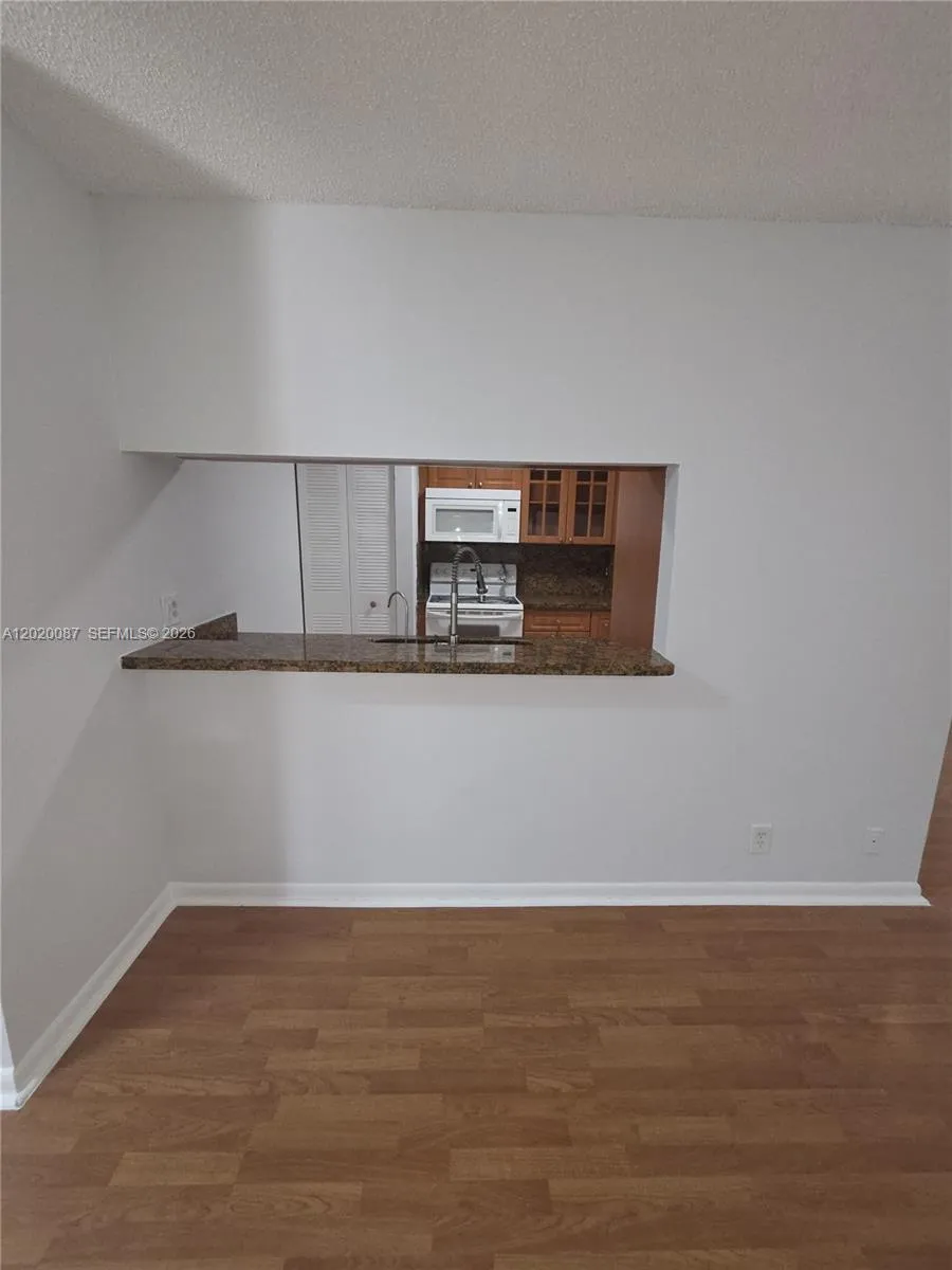 8886 SW 3rd St # 204, Pembroke Pines FL 33025