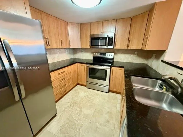 3000 Coral Way # 813, Miami FL 33145