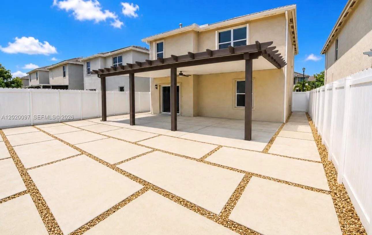 542 NE 6th Pl, Florida City FL 33034
