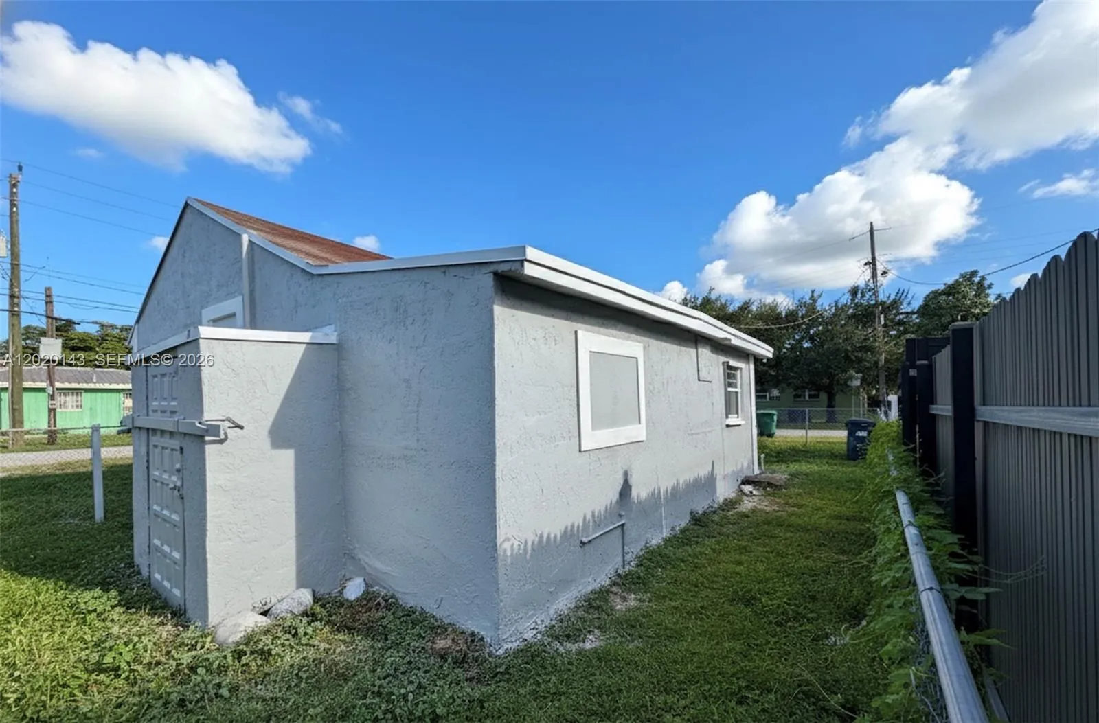 2103 NW 57th St, Miami FL 33142