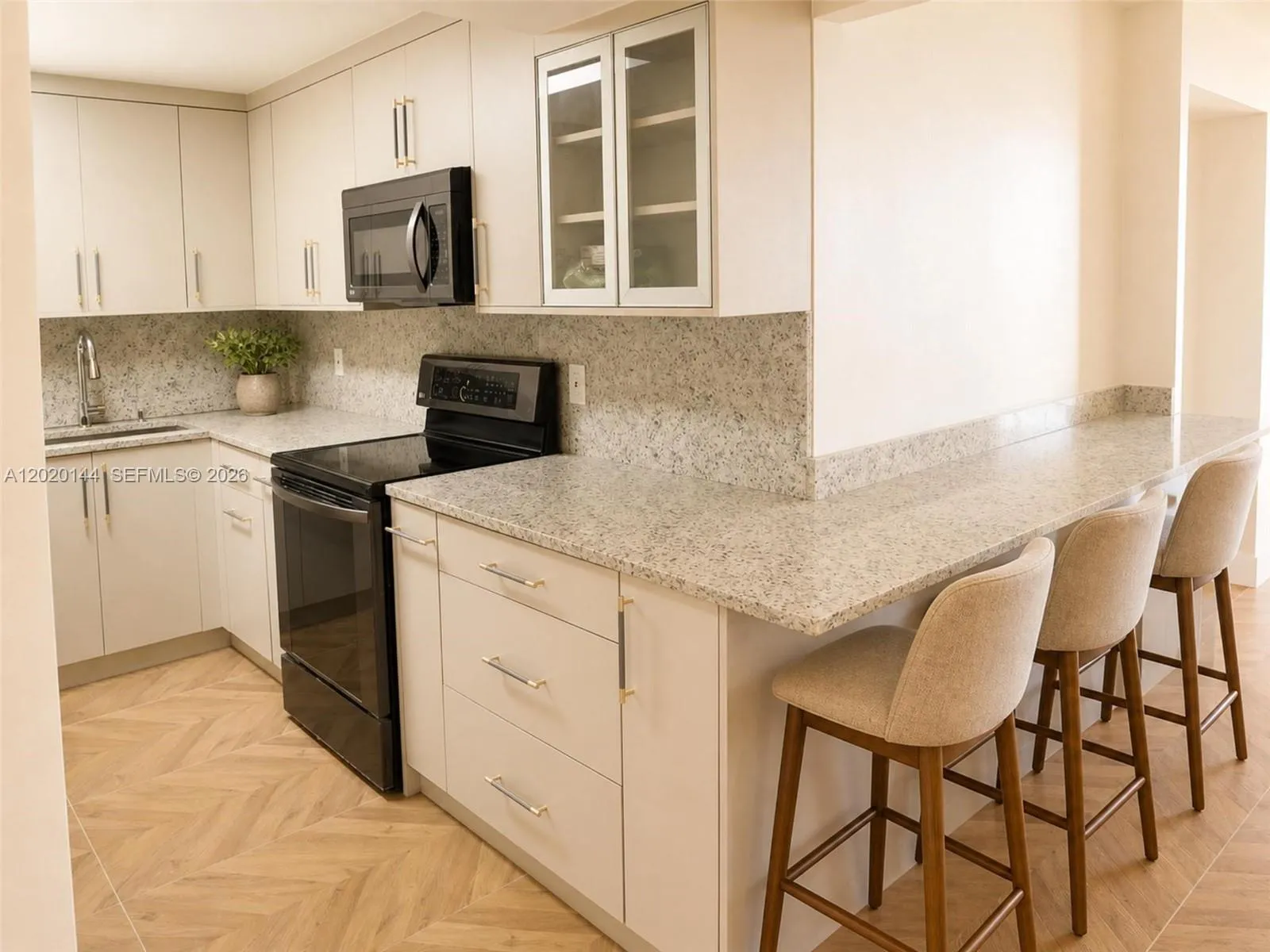 2500 Parkview Dr # 1816, Hallandale Beach FL 33009