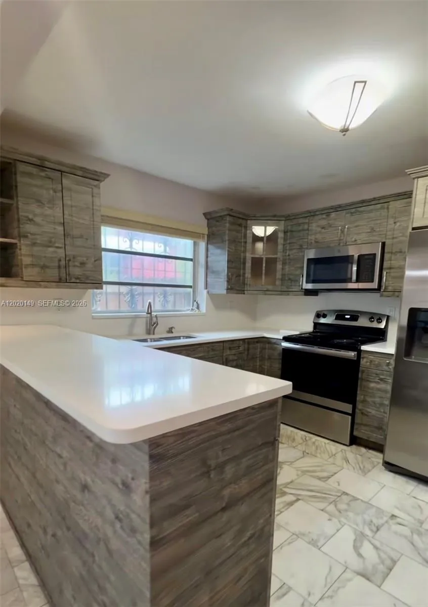 320 NW 61st Ave, Miami FL 33126