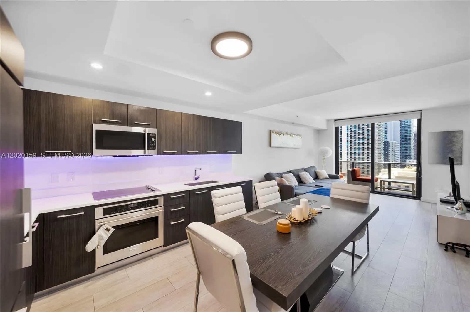 55 SW 9th St # 1804, Miami FL 33130