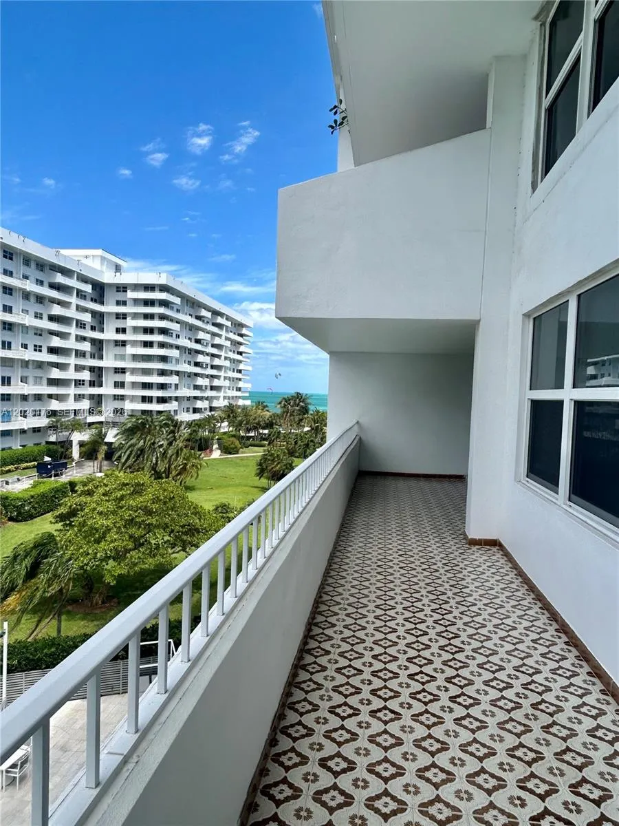 199 Ocean Lane Dr # 512, Key Biscayne FL 33149
