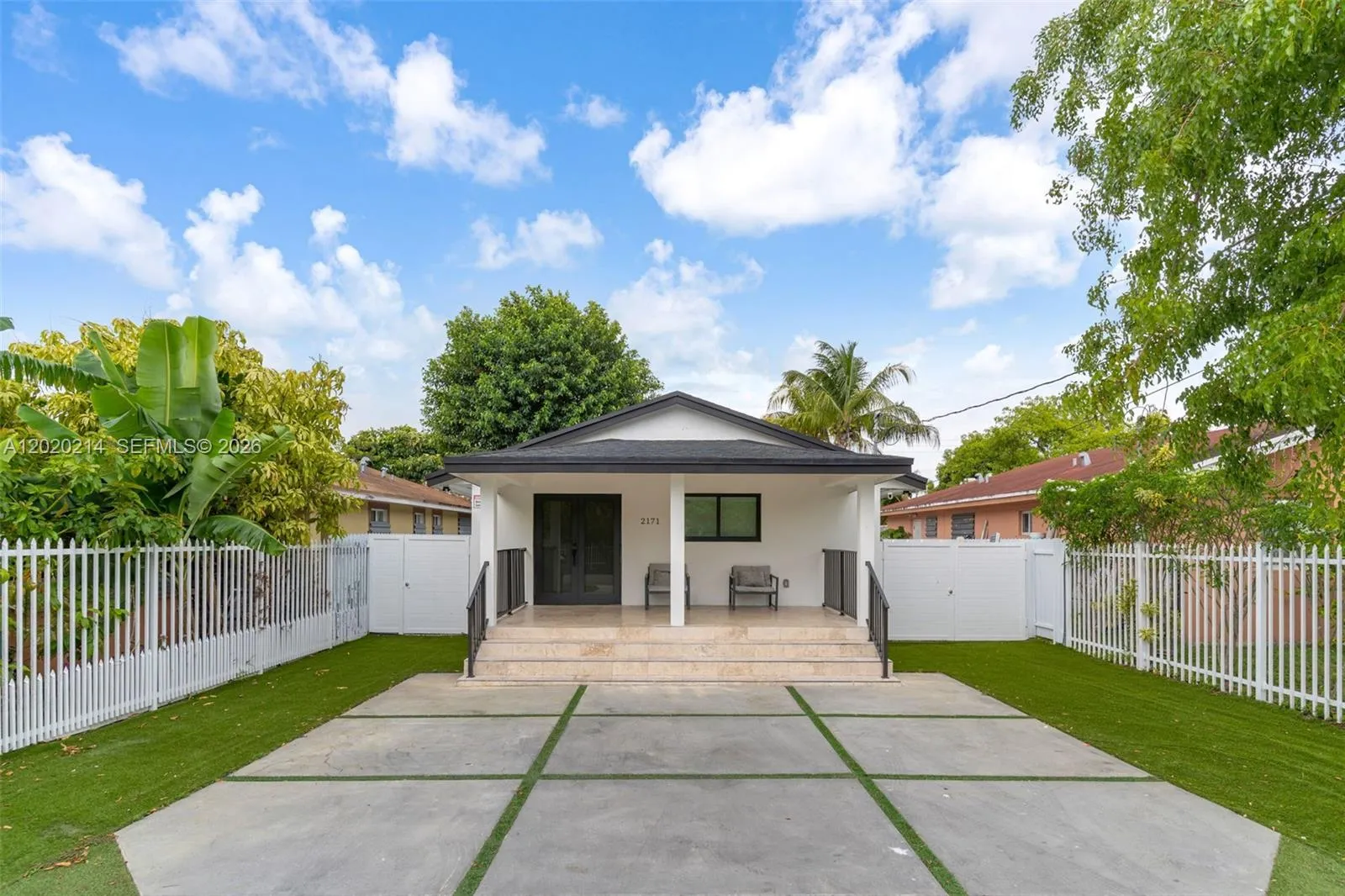 2171 NW 49th St, Miami FL 33142