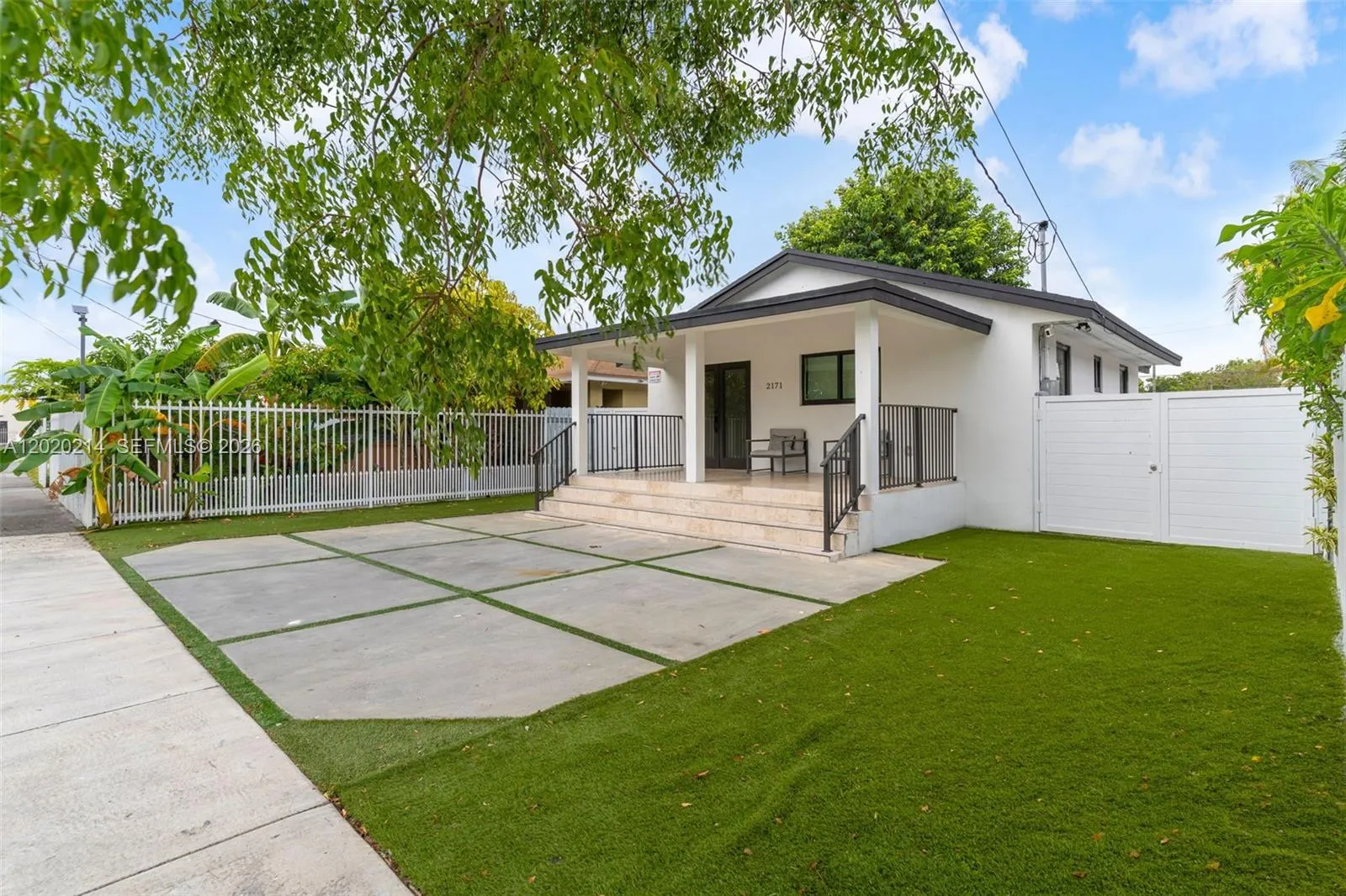 2171 NW 49th St, Miami FL 33142