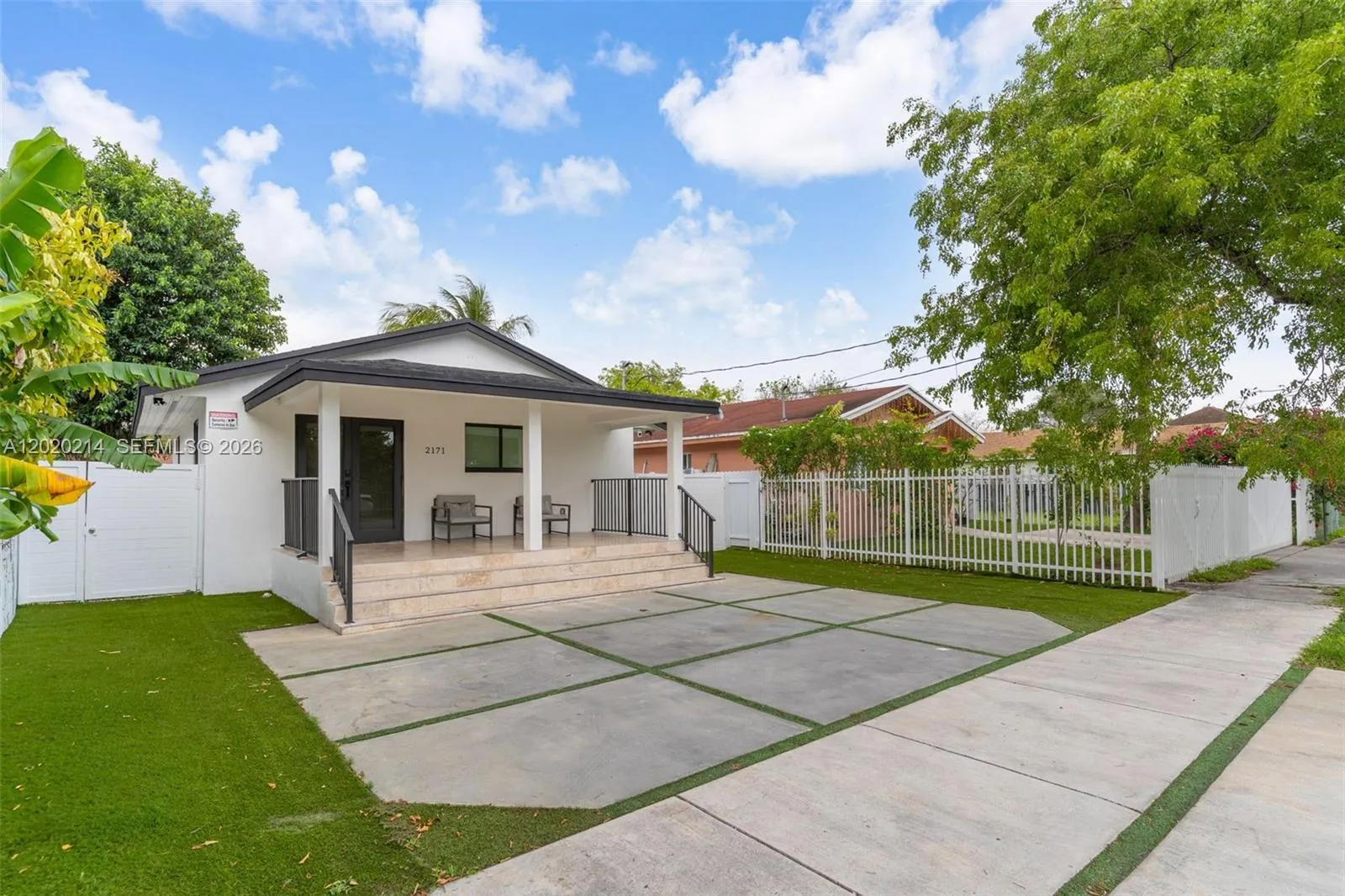 2171 NW 49th St, Miami FL 33142