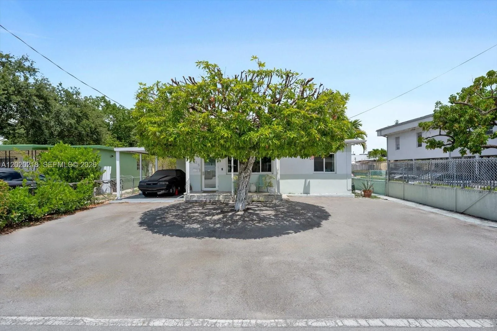 725 NW 24th Ct, Miami FL 33125