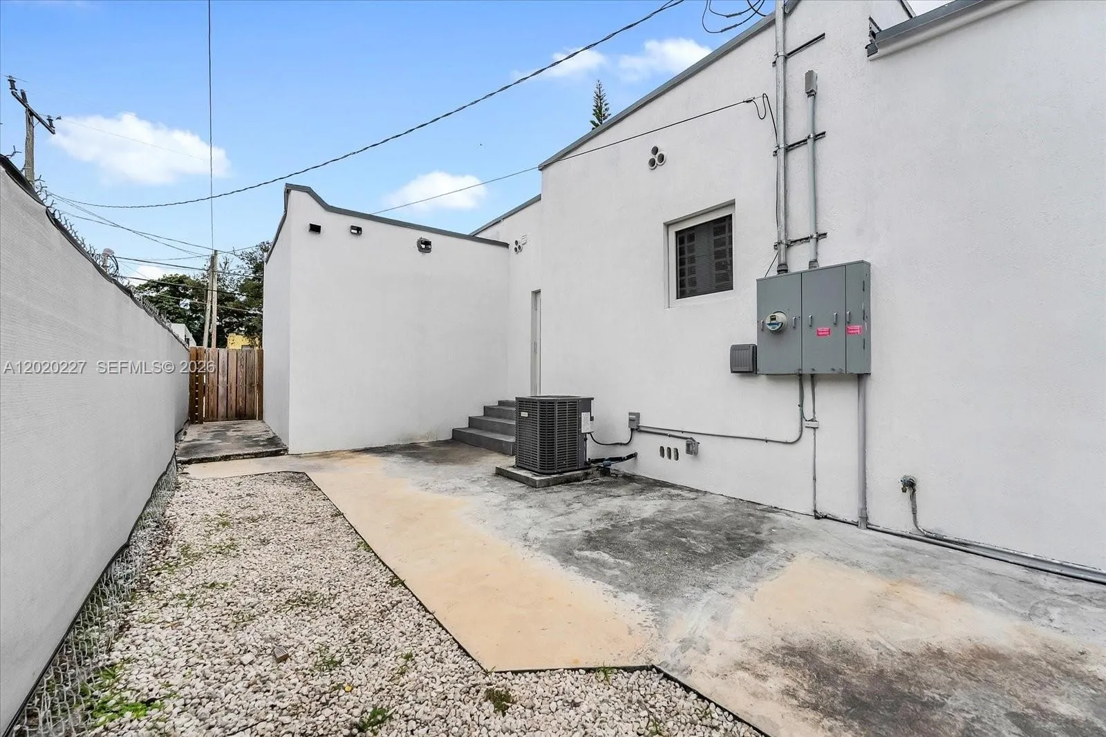 1733 NW 16th St # 3, Miami FL 33125