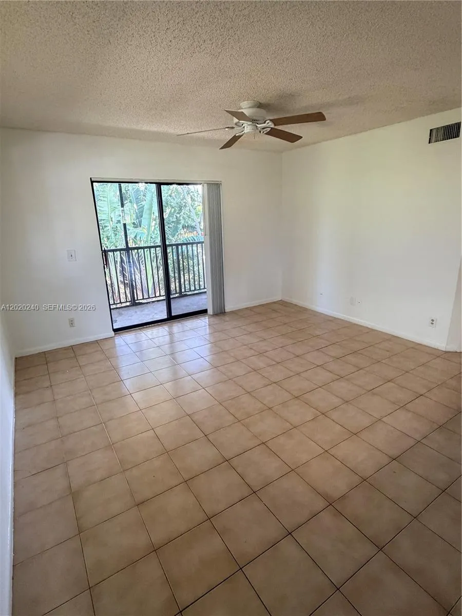 588 Trace Cir # 202, Deerfield Beach FL 33441